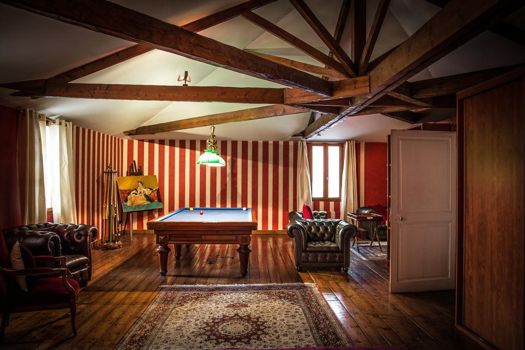 Bed & Breakfast Maison Du Theatre Saint Bonnet *