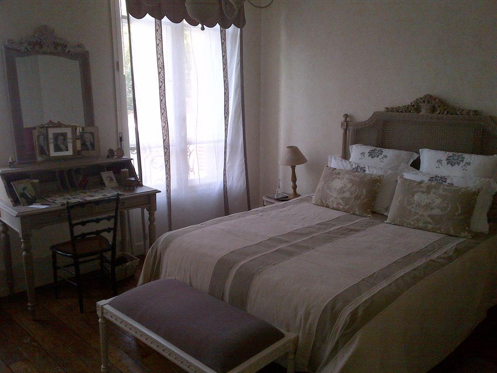 Bed & Breakfast Maison Du Theatre Saint Bonnet Bourges