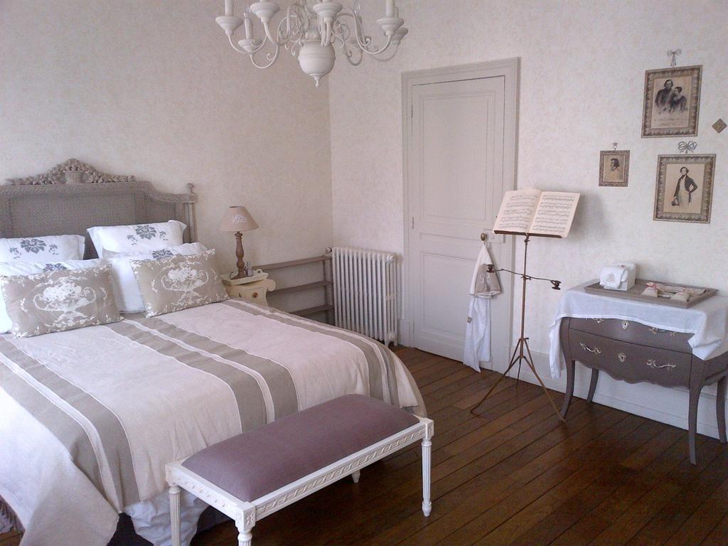 Bed & Breakfast Maison Du Theatre Saint Bonnet Bourges